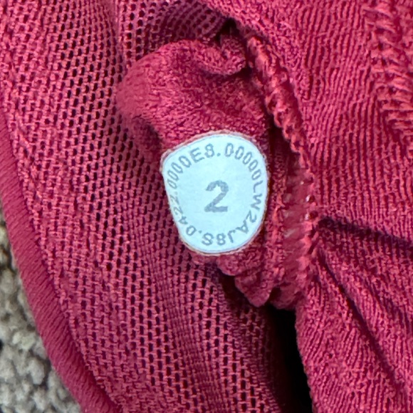 Lululemon two-toned sports bra - Picture 4 of 4